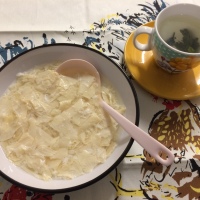 Sweet Beancurd Soup (腐竹糖水, Fu Juk Tong Sui)